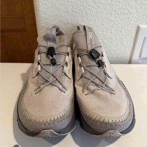 On Running Men's Beige and Gray Sneakers